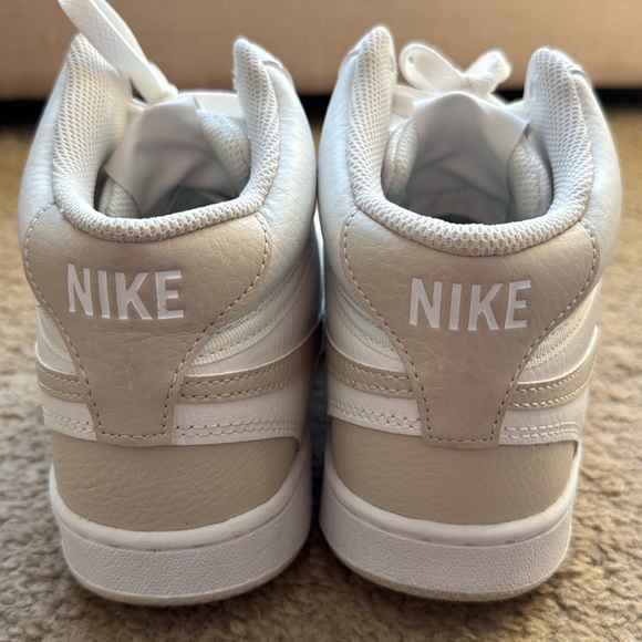 NIKE WOMENS COURT VISION MID SNEAKER - size 8.5 - Picture 4 of 16
